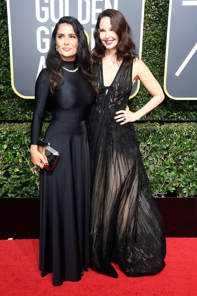 Salma Hayek (Balenciaga) with Ashley Judd (elie Saab)